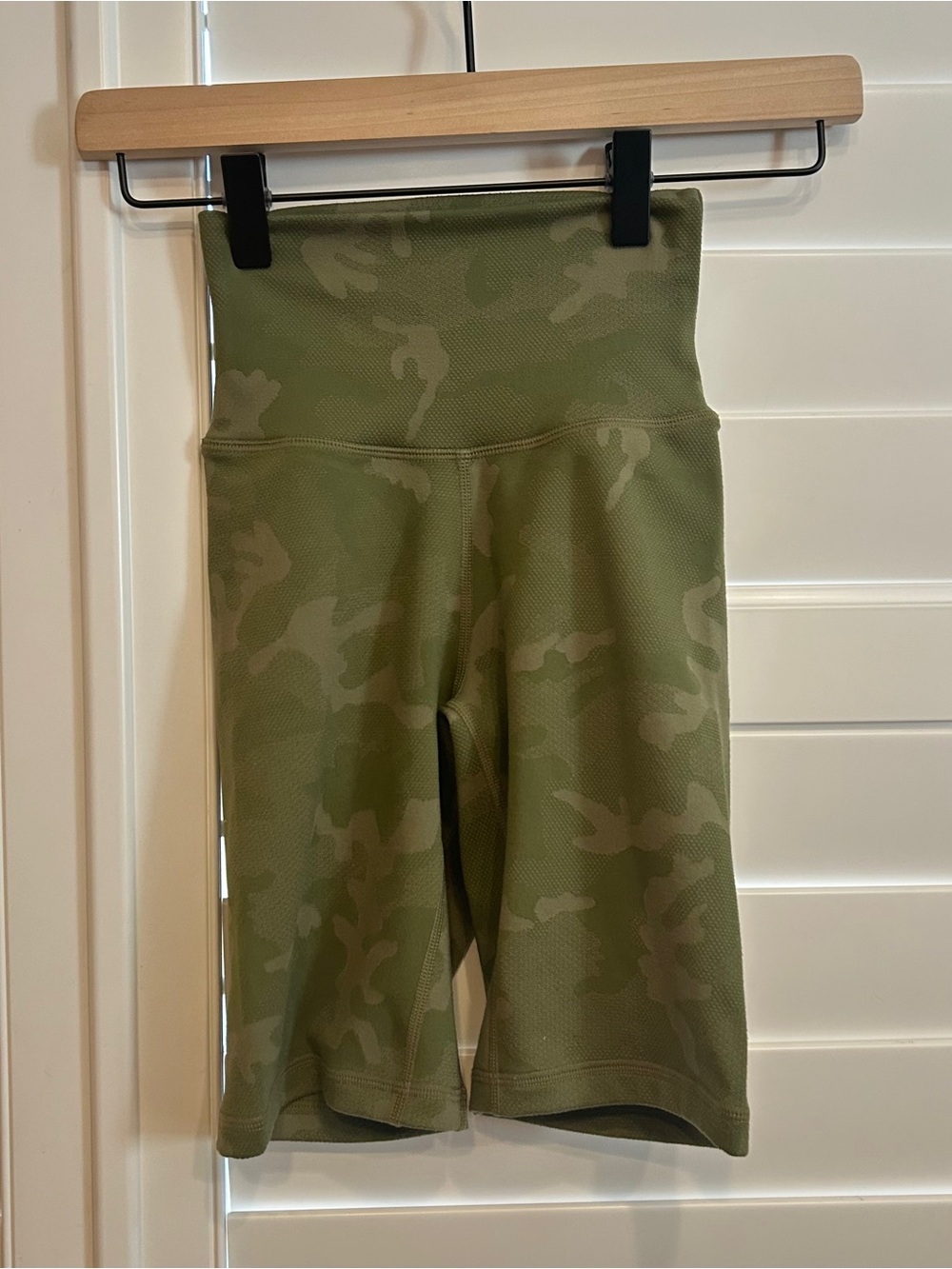 Ptula High-Waisted Olive Green Camo Bike Shorts